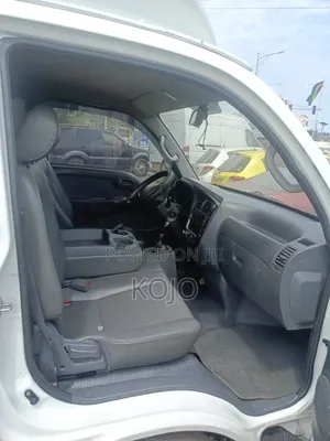 Kia Bongo 2011 White