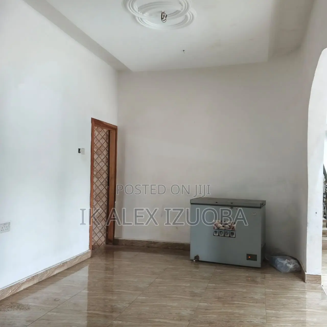 6bdrm House in Behind Nanakrome., East Legon for rent