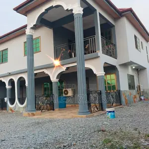 6bdrm House in Behind Nanakrome., East Legon for rent