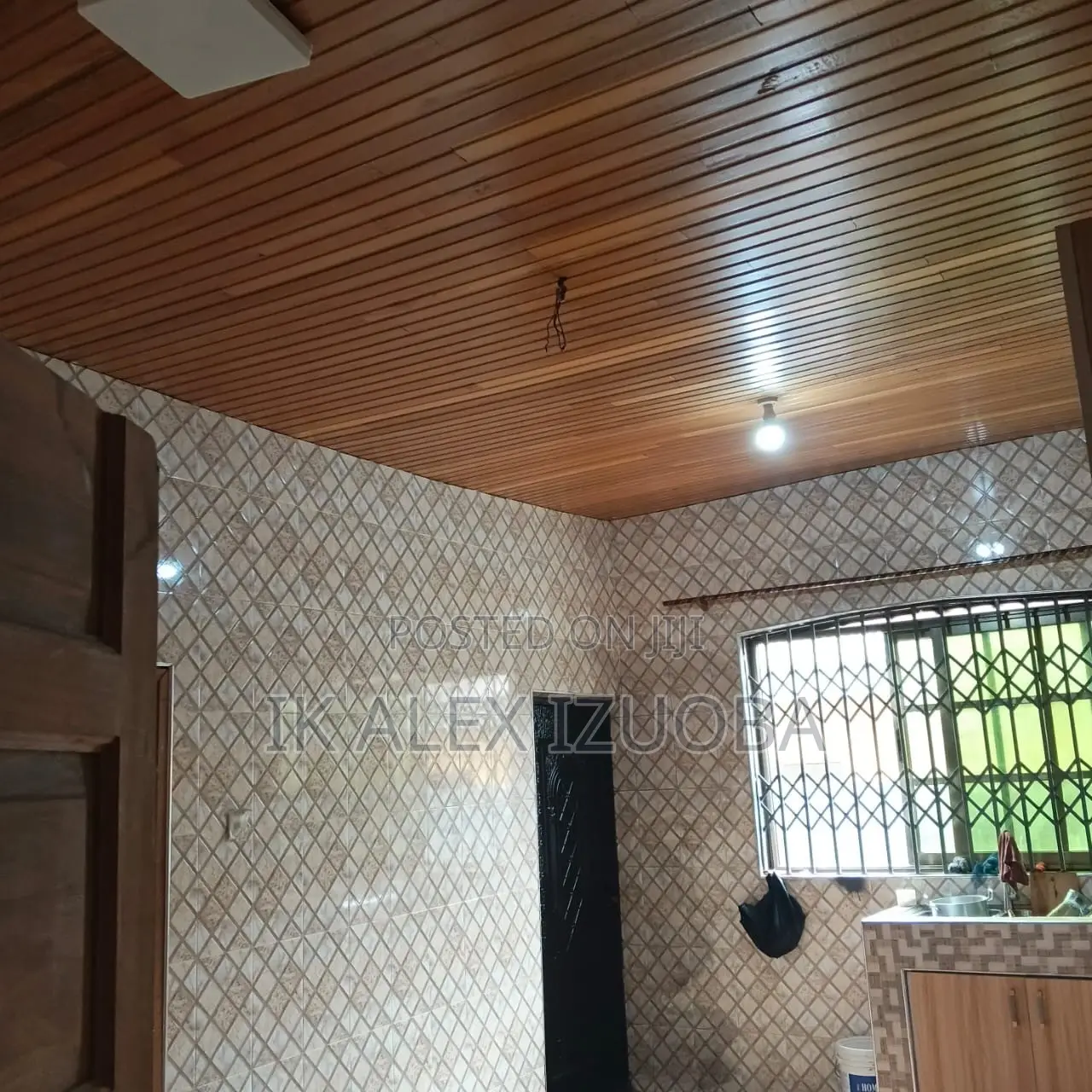 6bdrm House in Behind Nanakrome., East Legon for rent
