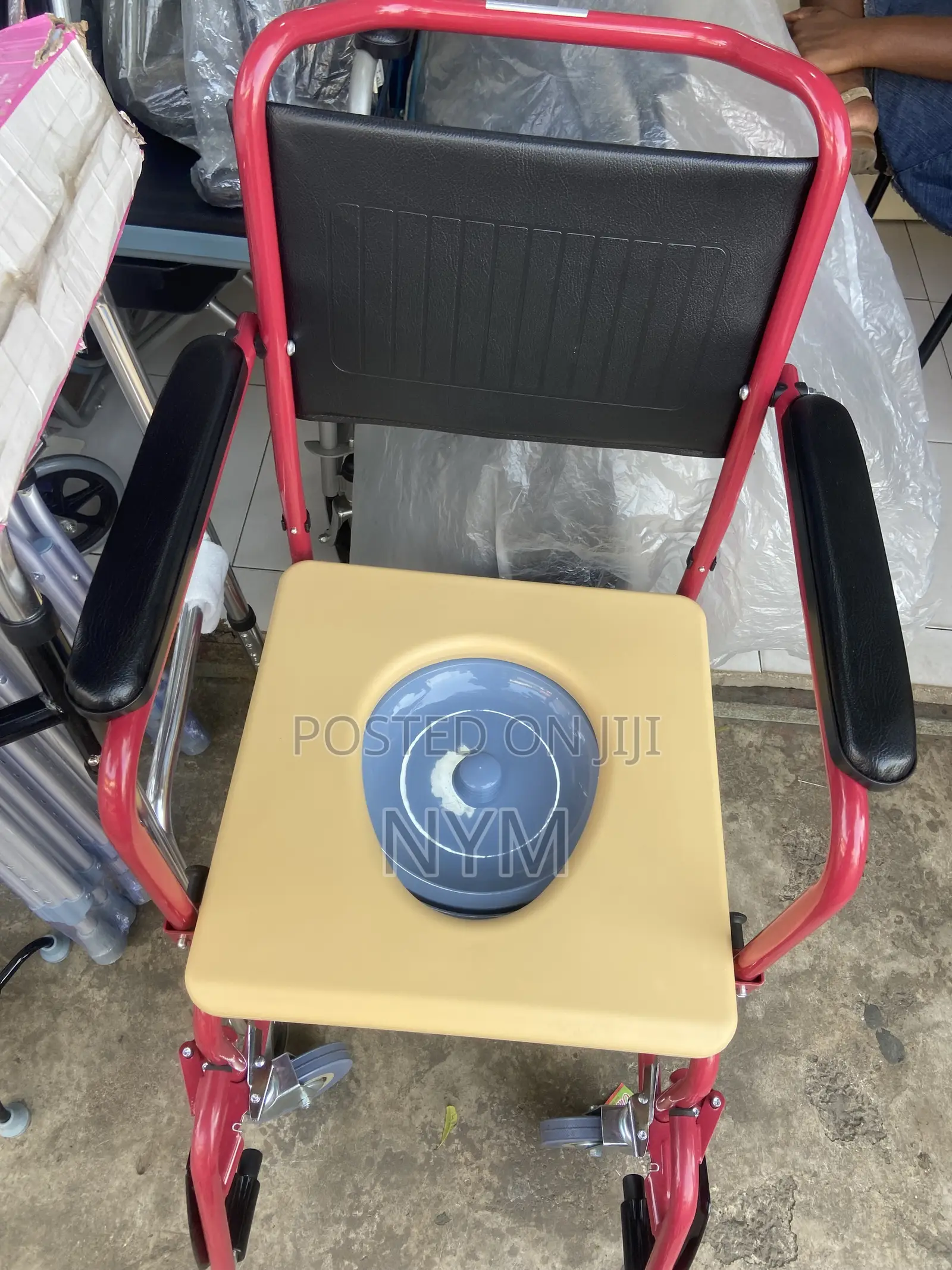 Commot Chair