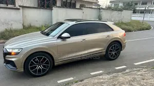 Audi Q8 55 Premium AWD quattro 2020 Gold