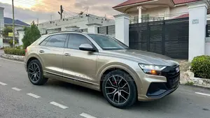 Audi Q8 55 Premium AWD quattro 2020 Gold