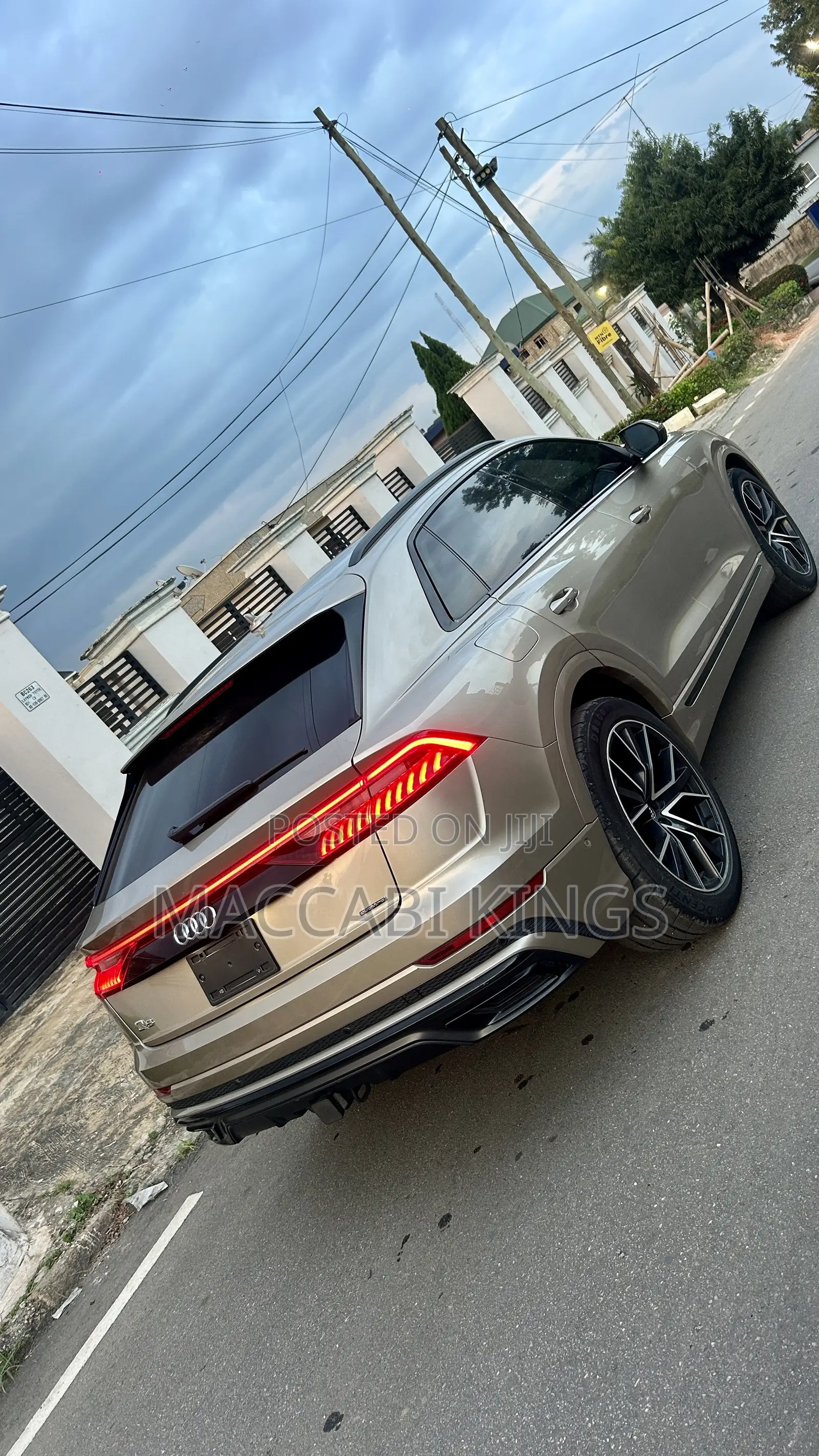 Audi Q8 55 Premium AWD quattro 2020 Gold