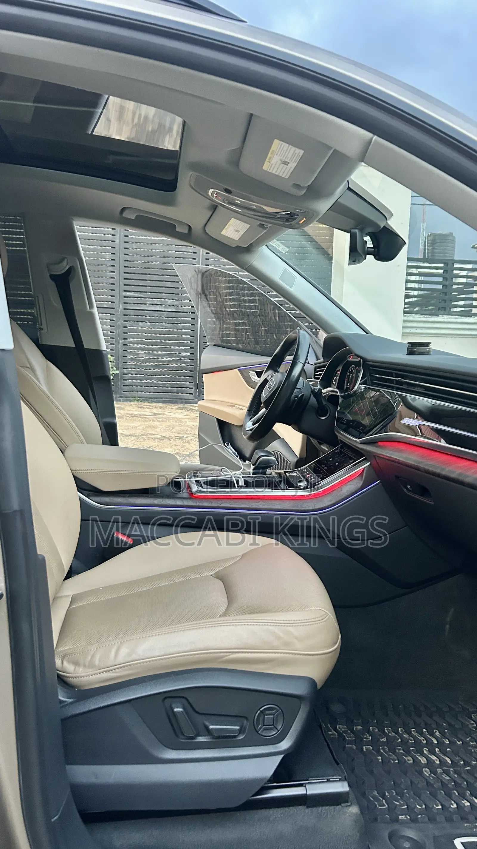 Audi Q8 55 Premium AWD quattro 2020 Gold