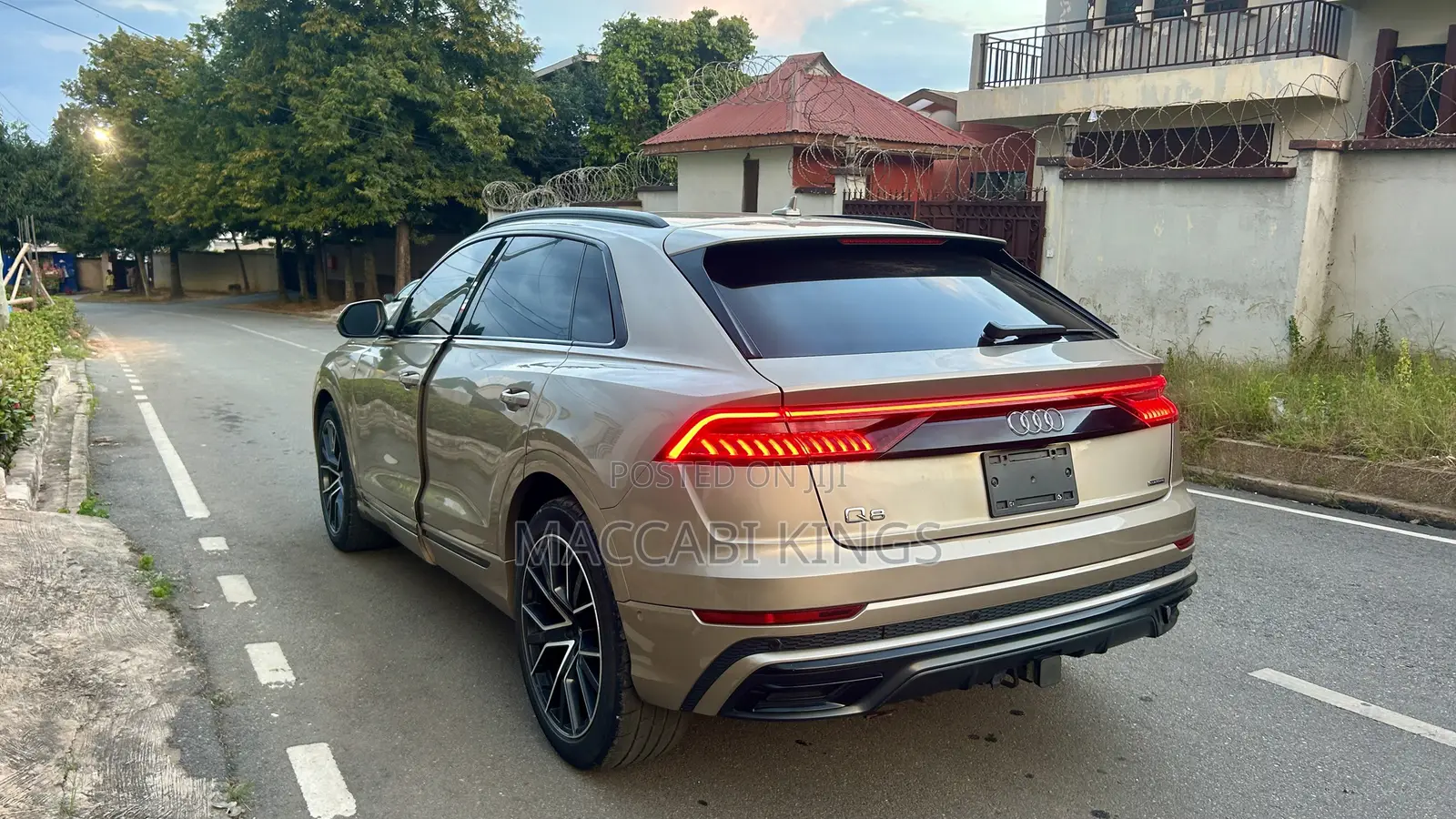 Audi Q8 55 Premium AWD quattro 2020 Gold