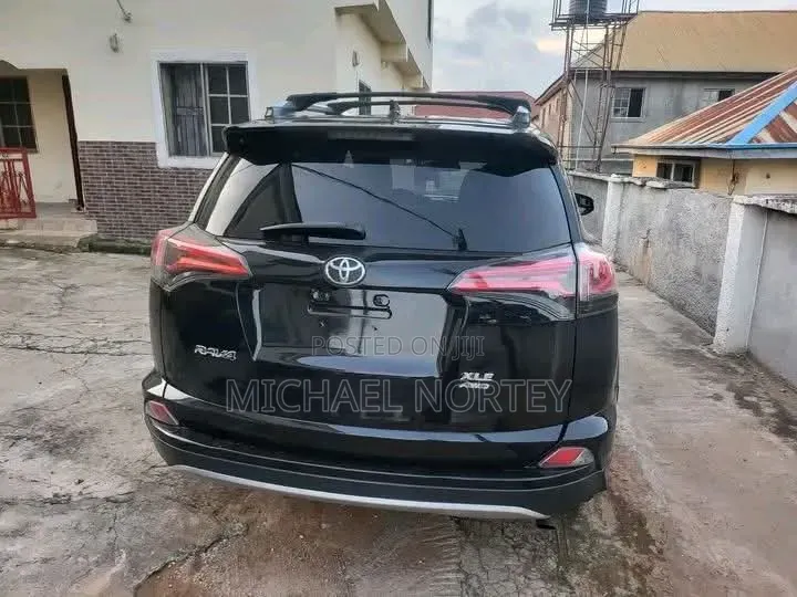 Toyota RAV4 XLE AWD (2.5L 4cyl 6A) 2017 Black