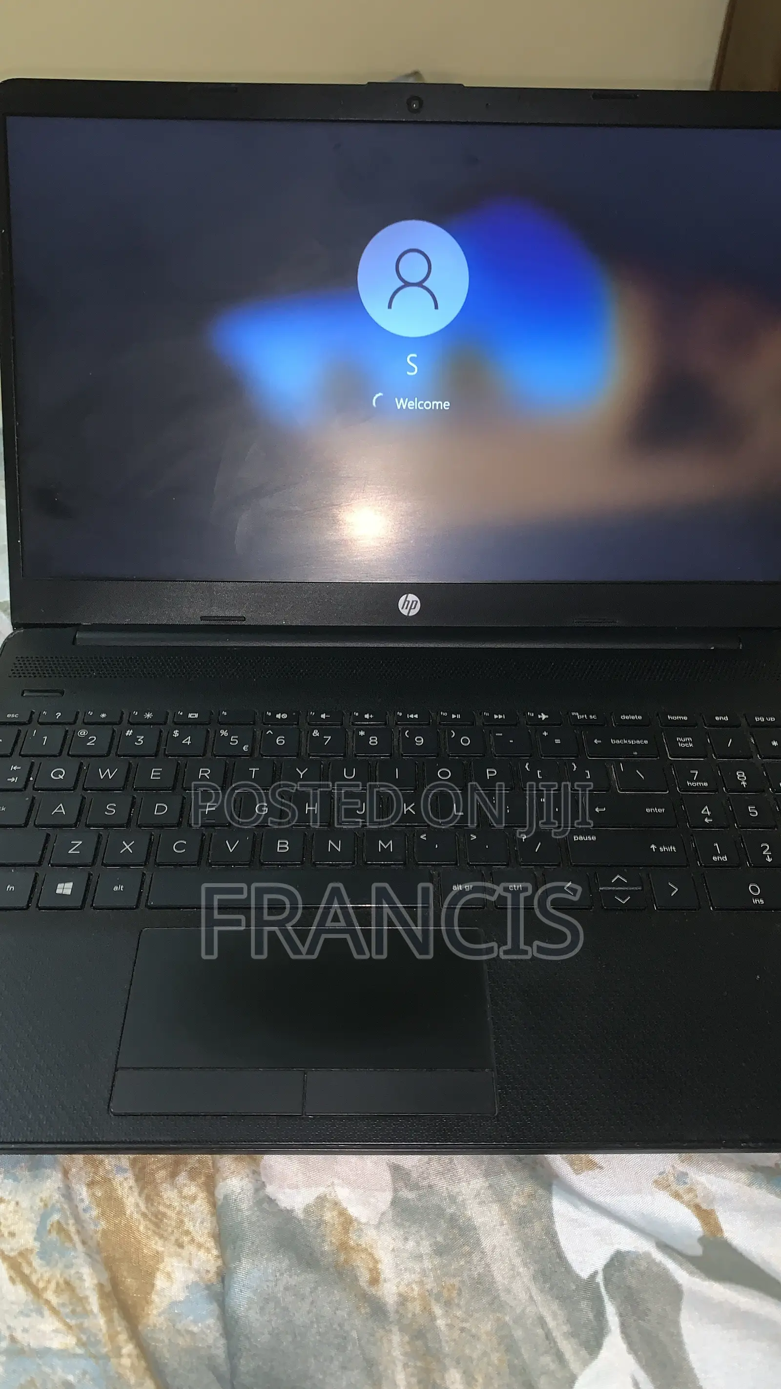 Laptop HP 15-dw1197nia 8GB Intel Core i3 HDD+SSD 1T