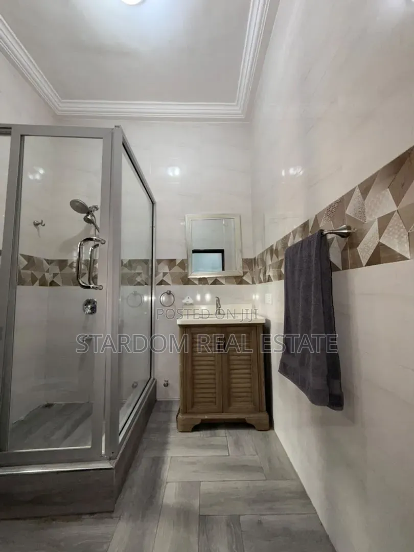 Furnished 2bdrm Apartment in Ashaley Botwe, School Junction for rent