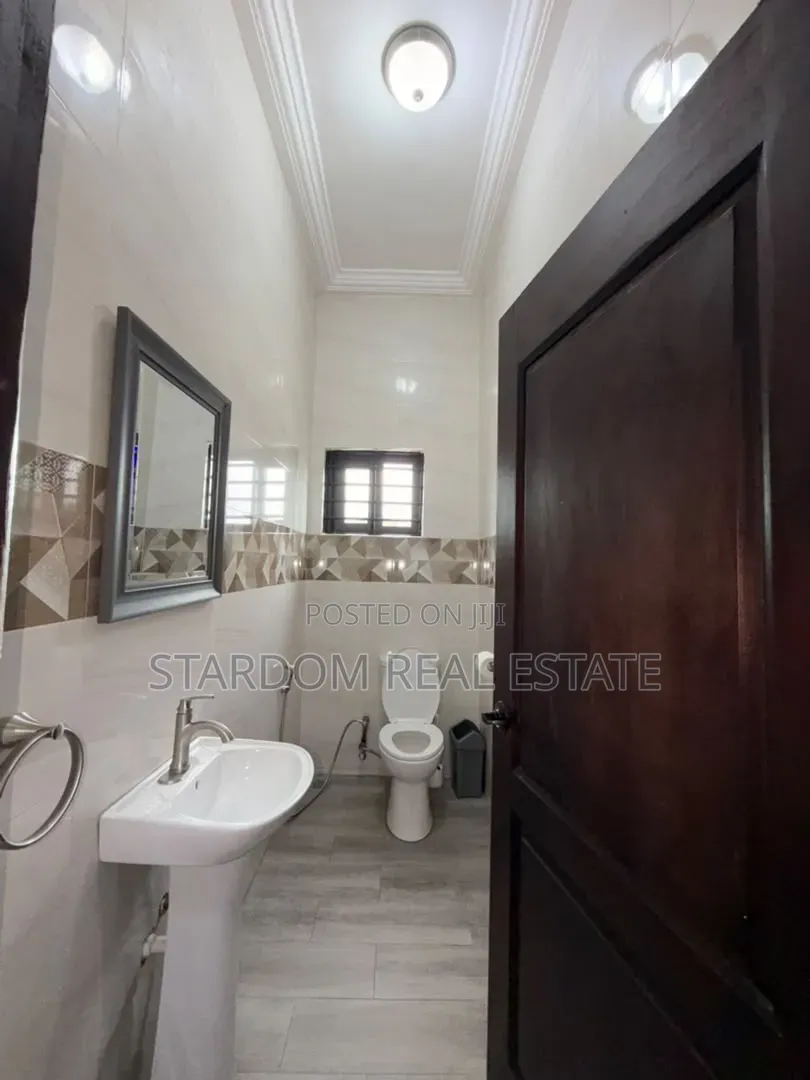Furnished 2bdrm Apartment in Ashaley Botwe, School Junction for rent