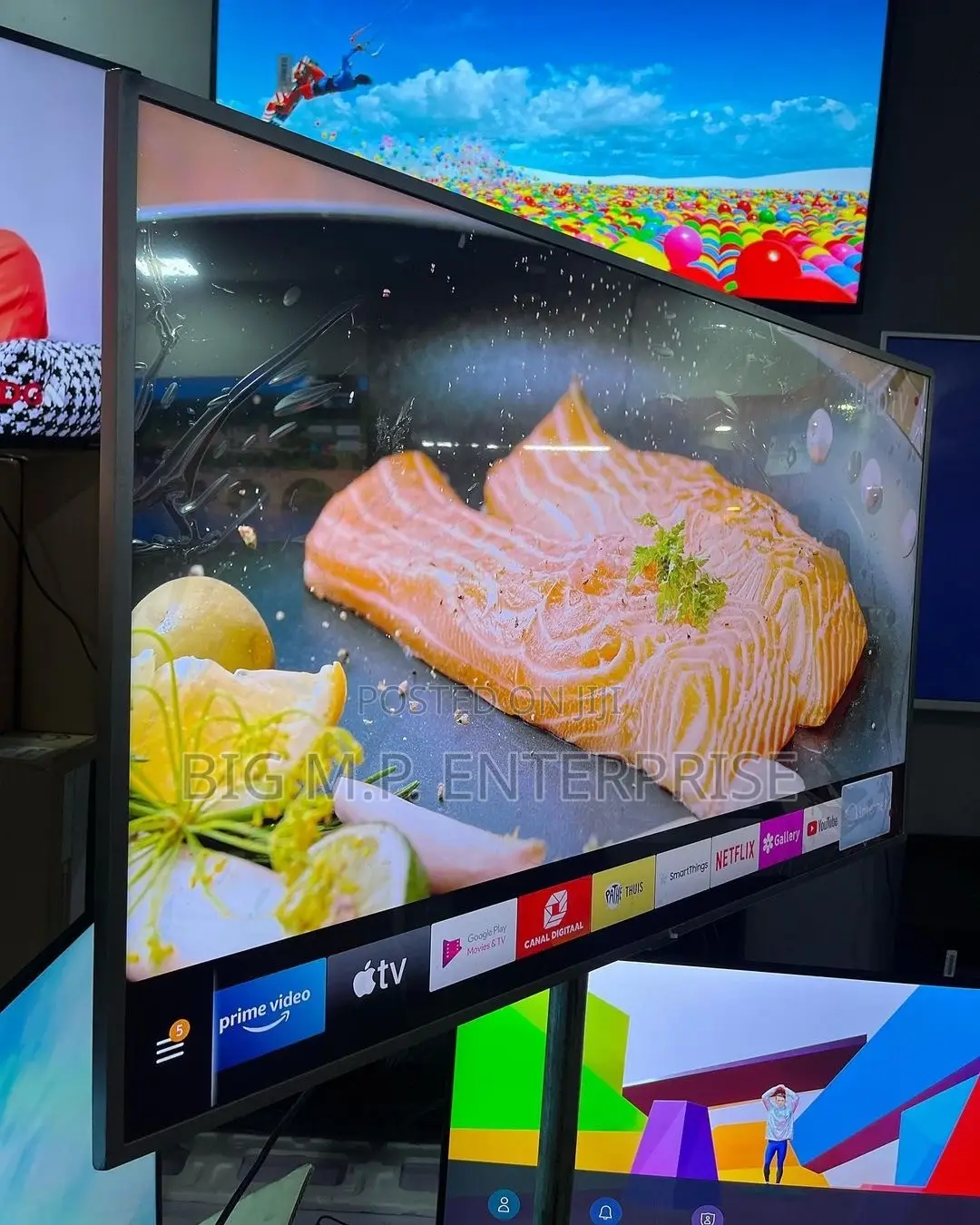SAMSUNG 55 Inches Series 7 Smart Digital Satellite. 4KUHD AppleAirPlay