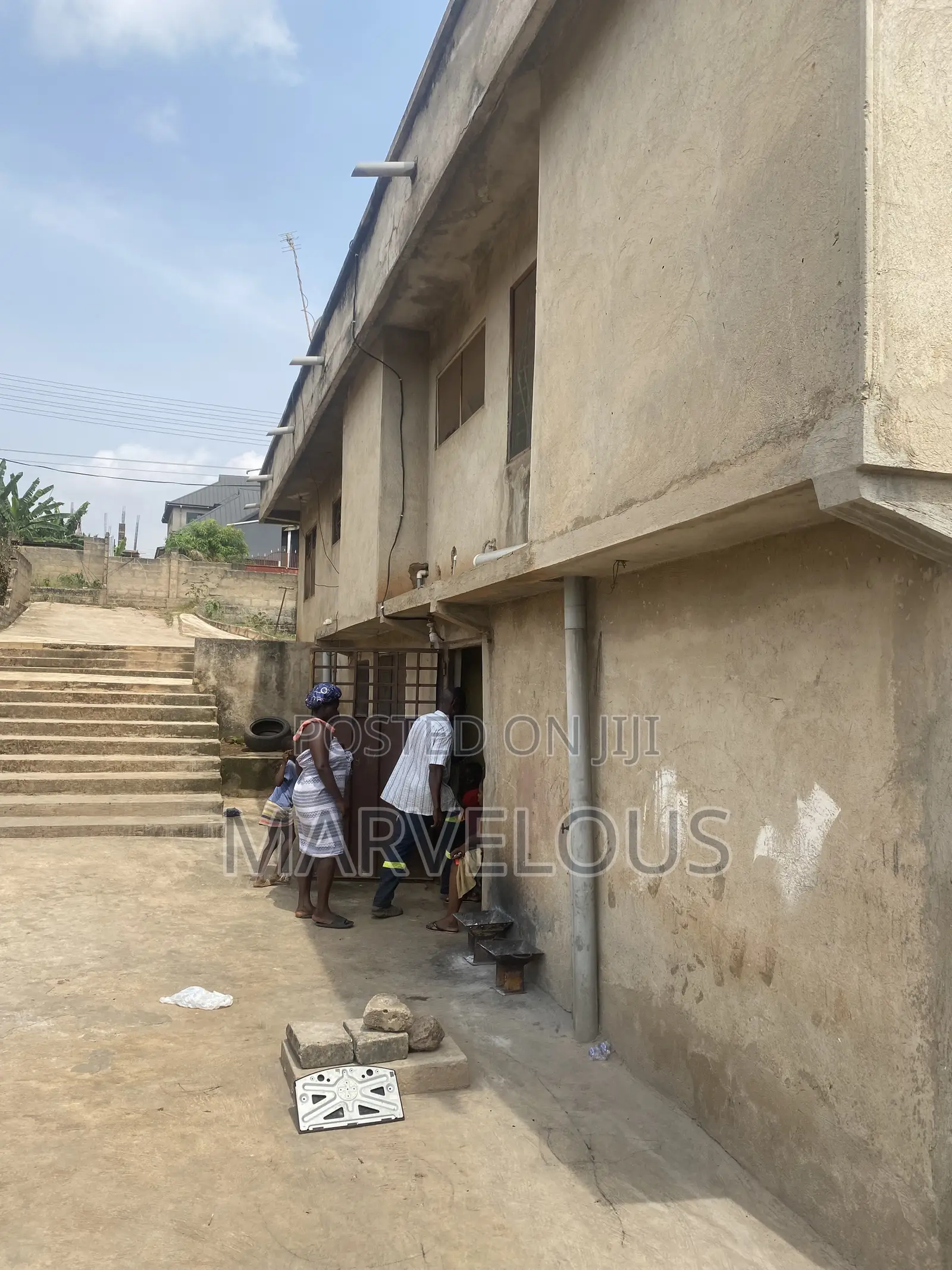 15bdrm House in Kumasi Metropolitan for sale