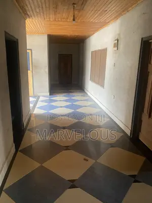 15bdrm House in Kumasi Metropolitan for sale