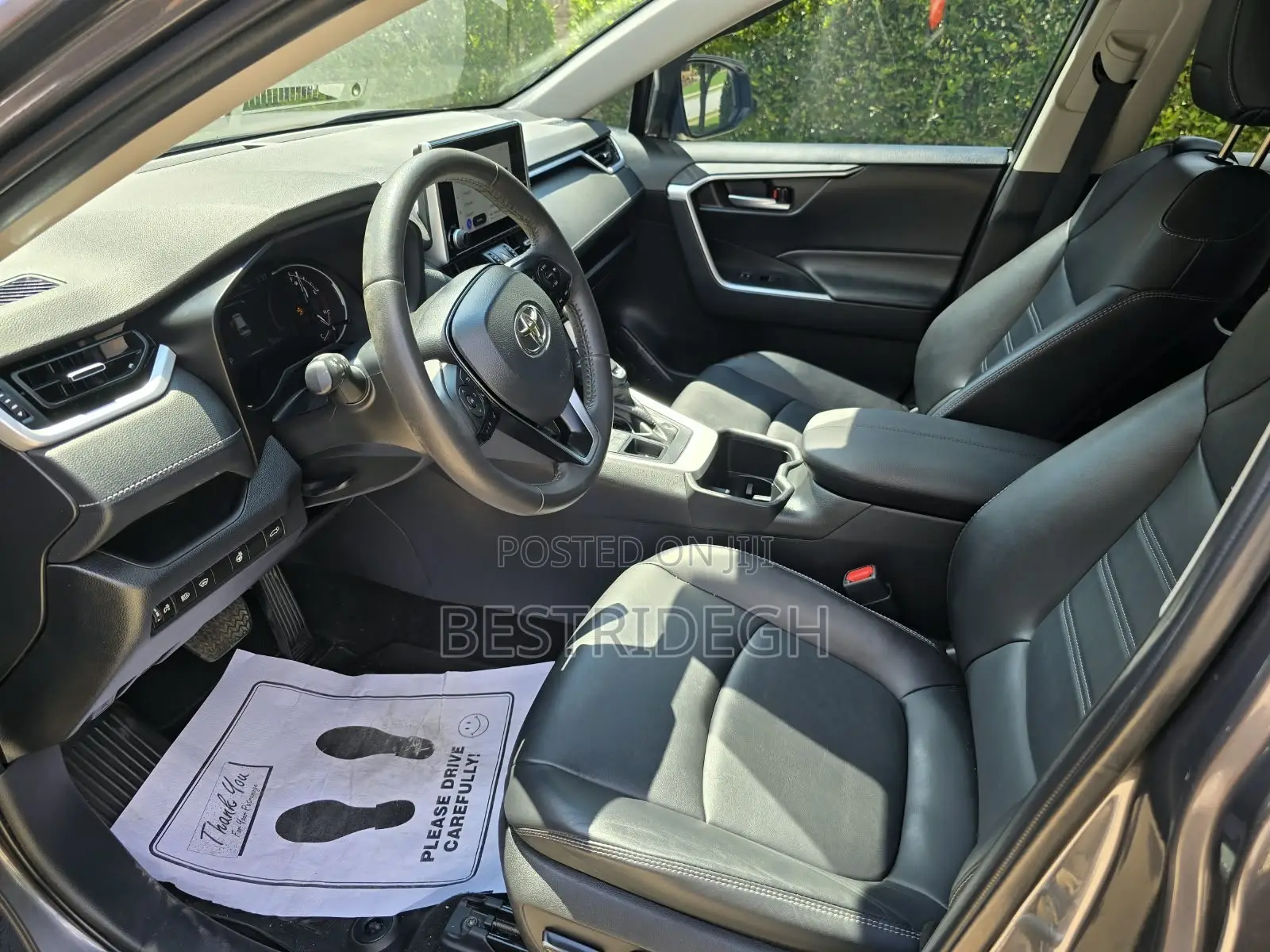 Toyota RAV4 XLE Premium AWD 2024 Gray
