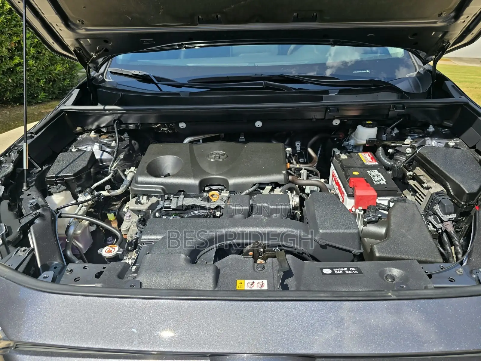 Toyota RAV4 XLE Premium AWD 2024 Gray
