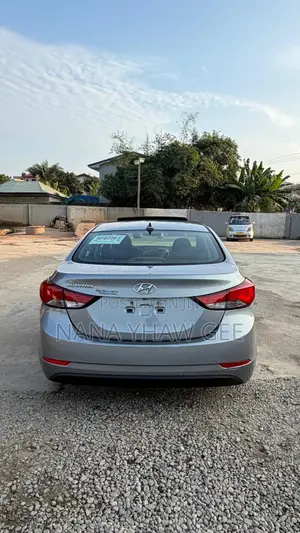 Hyundai Elantra Limited Sedan FWD (1.8L 4cyl 6A) 2016 Gray