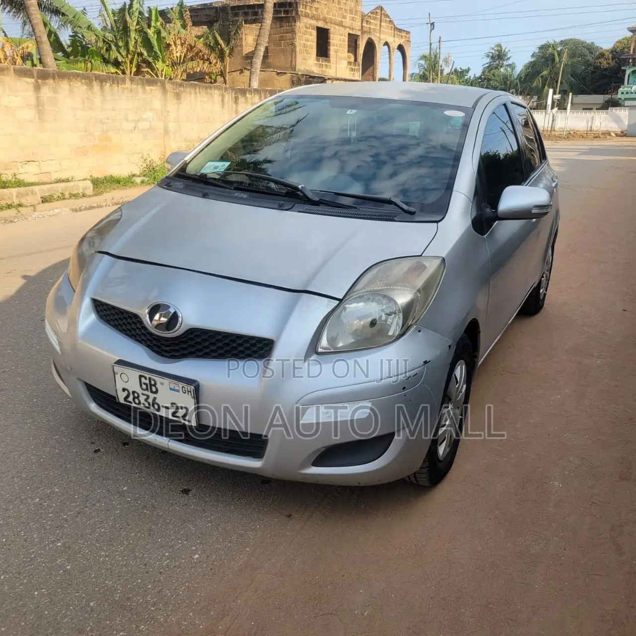 Toyota Vitz 1.0 FWD 5dr 2010 Silver