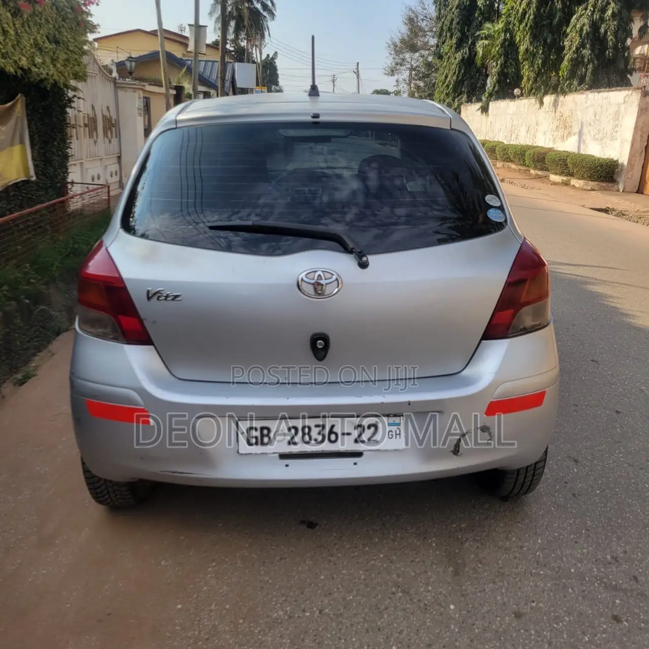 Toyota Vitz 1.0 FWD 5dr 2010 Silver