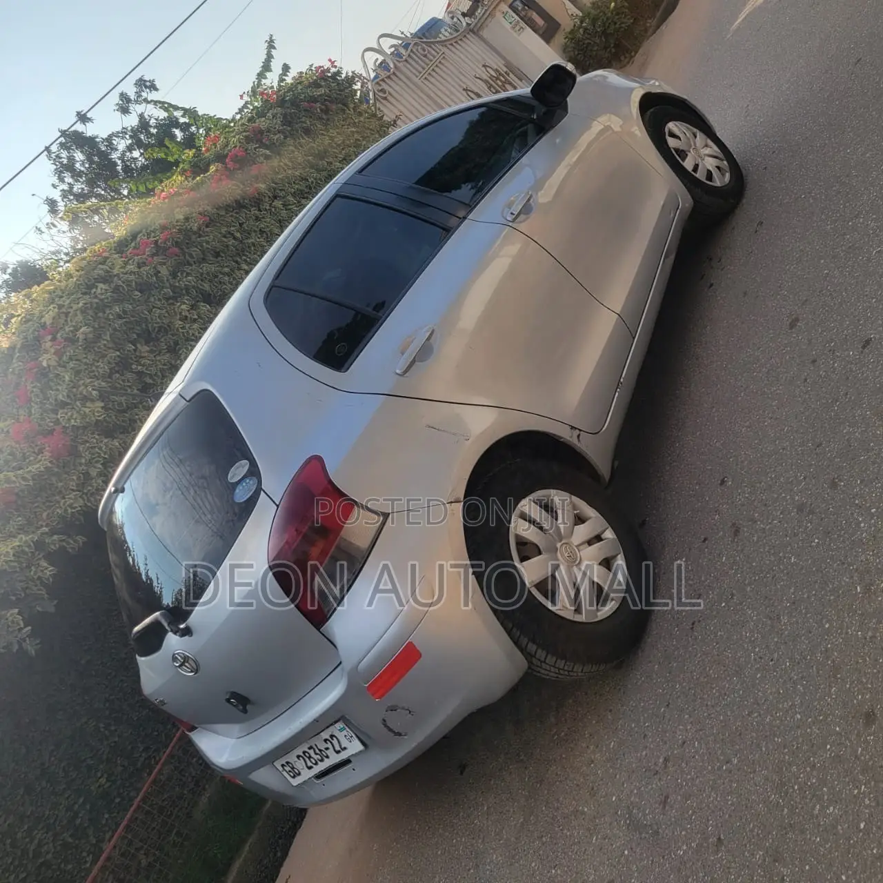 Toyota Vitz 1.0 FWD 5dr 2010 Silver