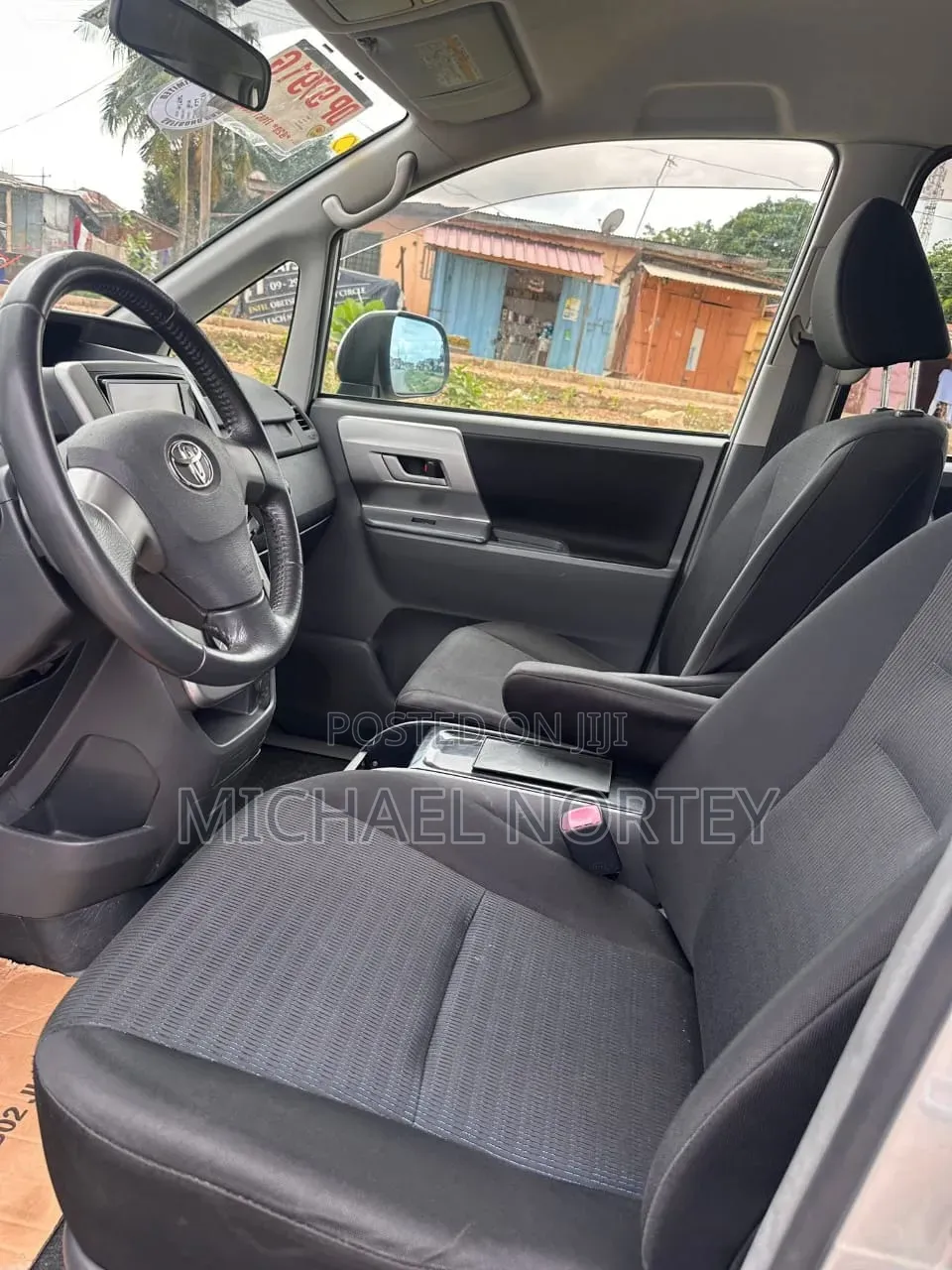 Toyota Voxy X 2WD 8-Seater 2012 Silver