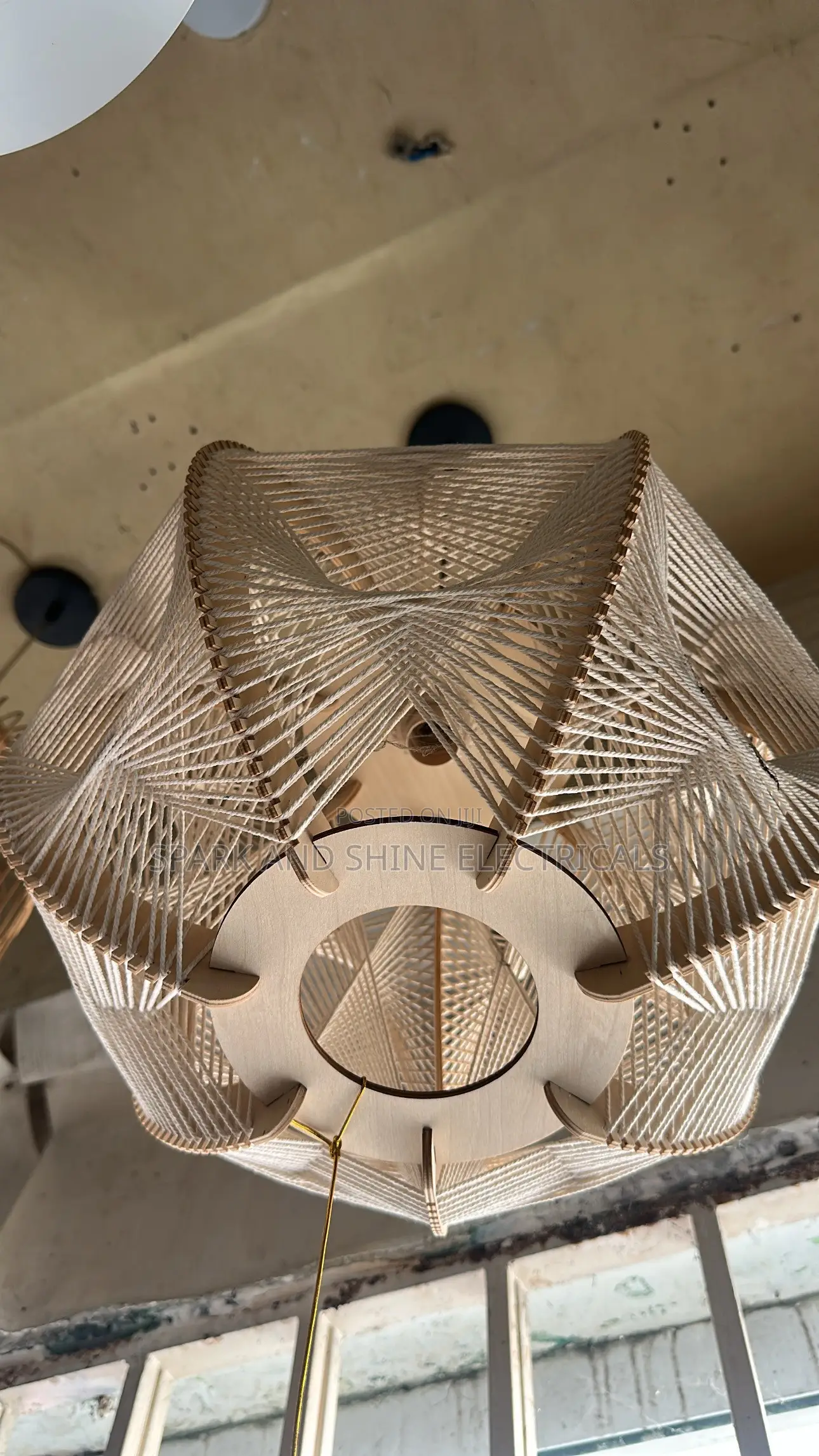 Wooden Weave Pendant Light