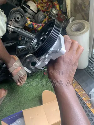 MERCEDES BENZ C300 Power Steering Pump