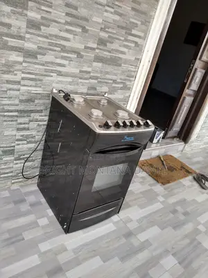 Used MasterChef MC- MD500B5060 4 Burner Gas Stove.