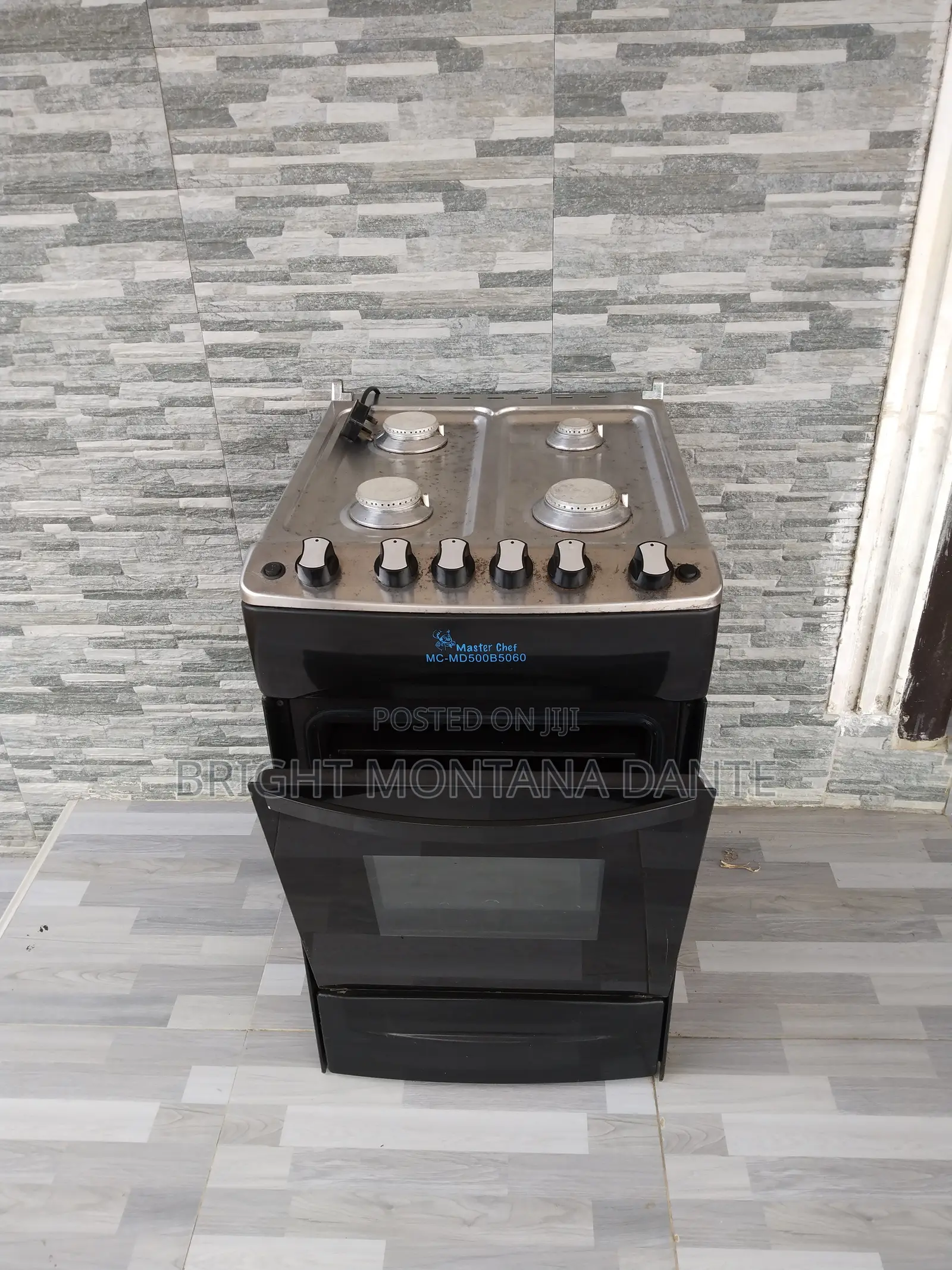 Used MasterChef MC- MD500B5060 4 Burner Gas Stove.