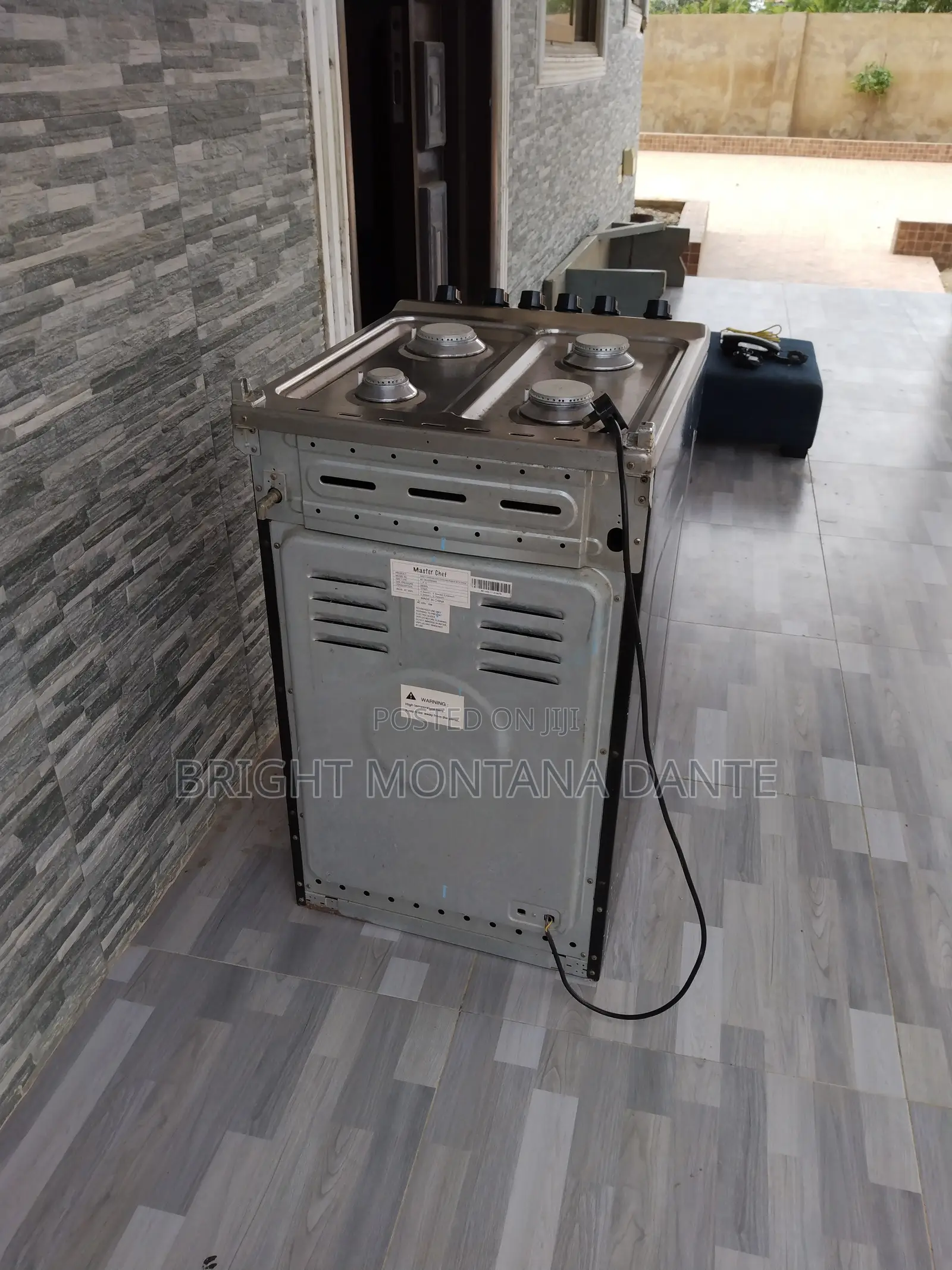Used MasterChef MC- MD500B5060 4 Burner Gas Stove.