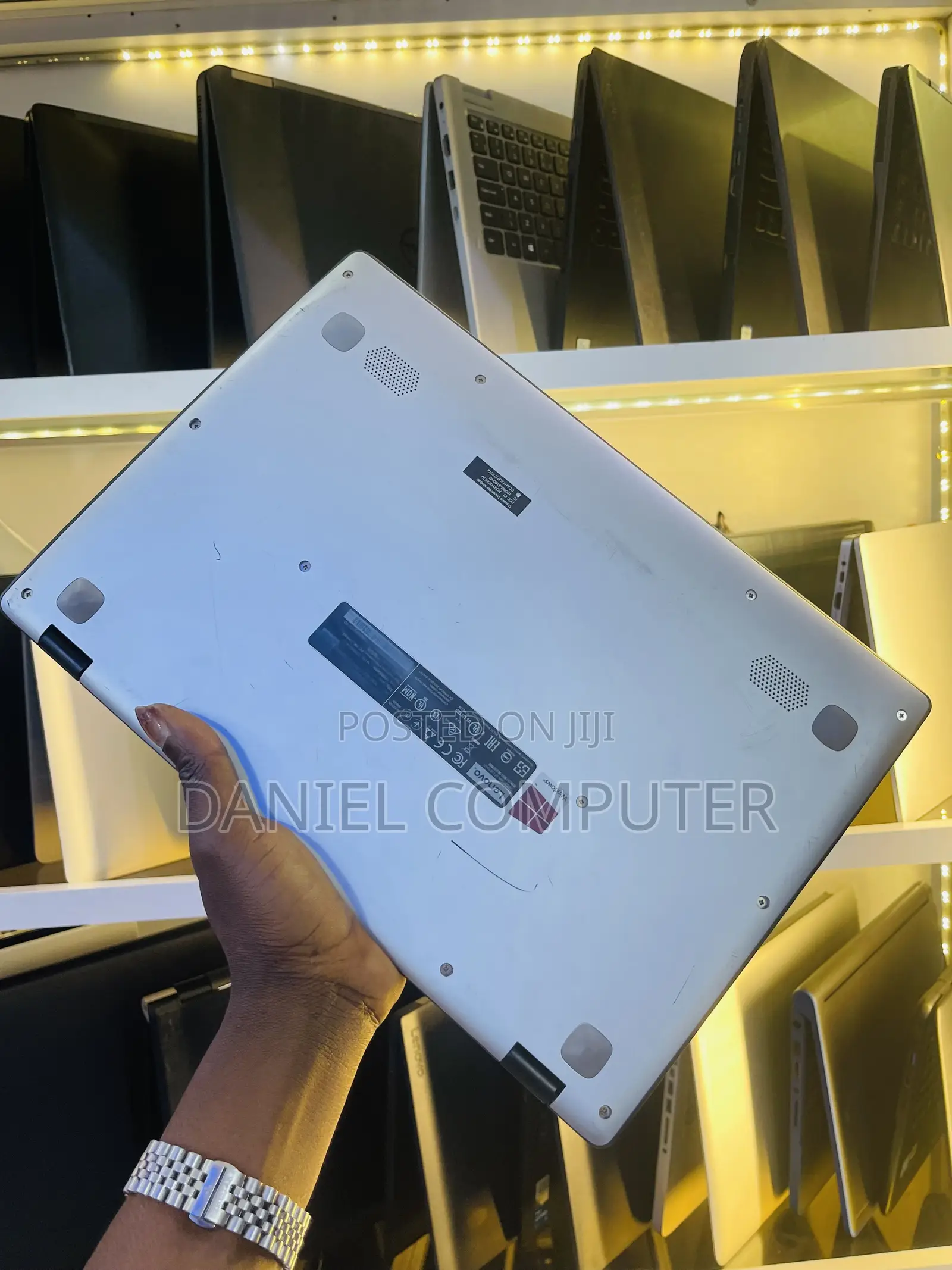 Laptop Lenovo IdeaPad 100 2GB Intel Celeron SSD 640GB