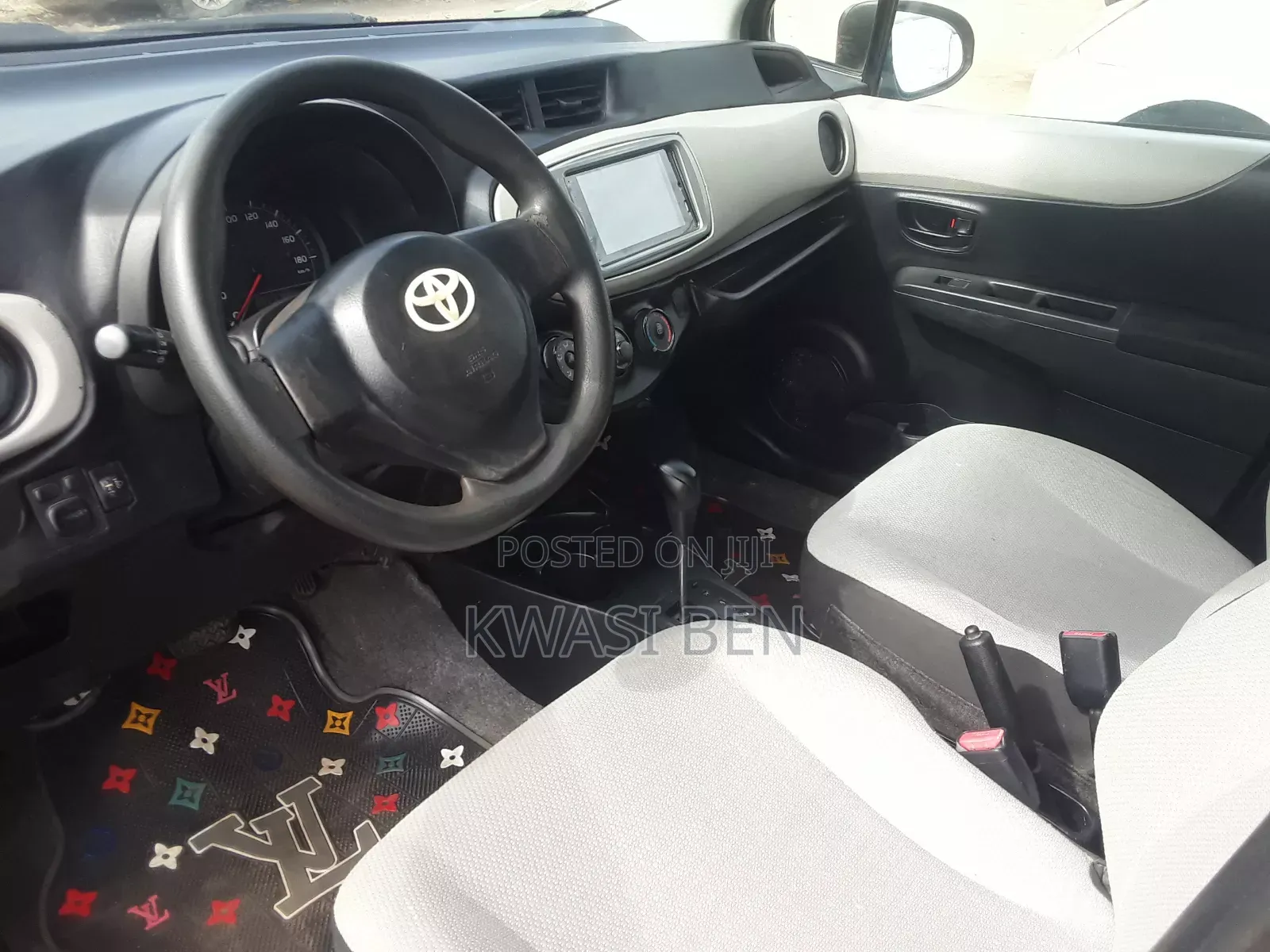 Toyota Vitz 2013 Black
