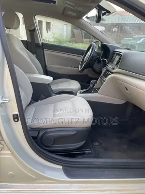 Hyundai Elantra 2017 Silver