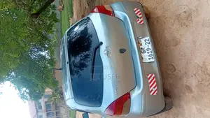 Toyota Vitz 1.3 AWD 5dr 2010 Gray