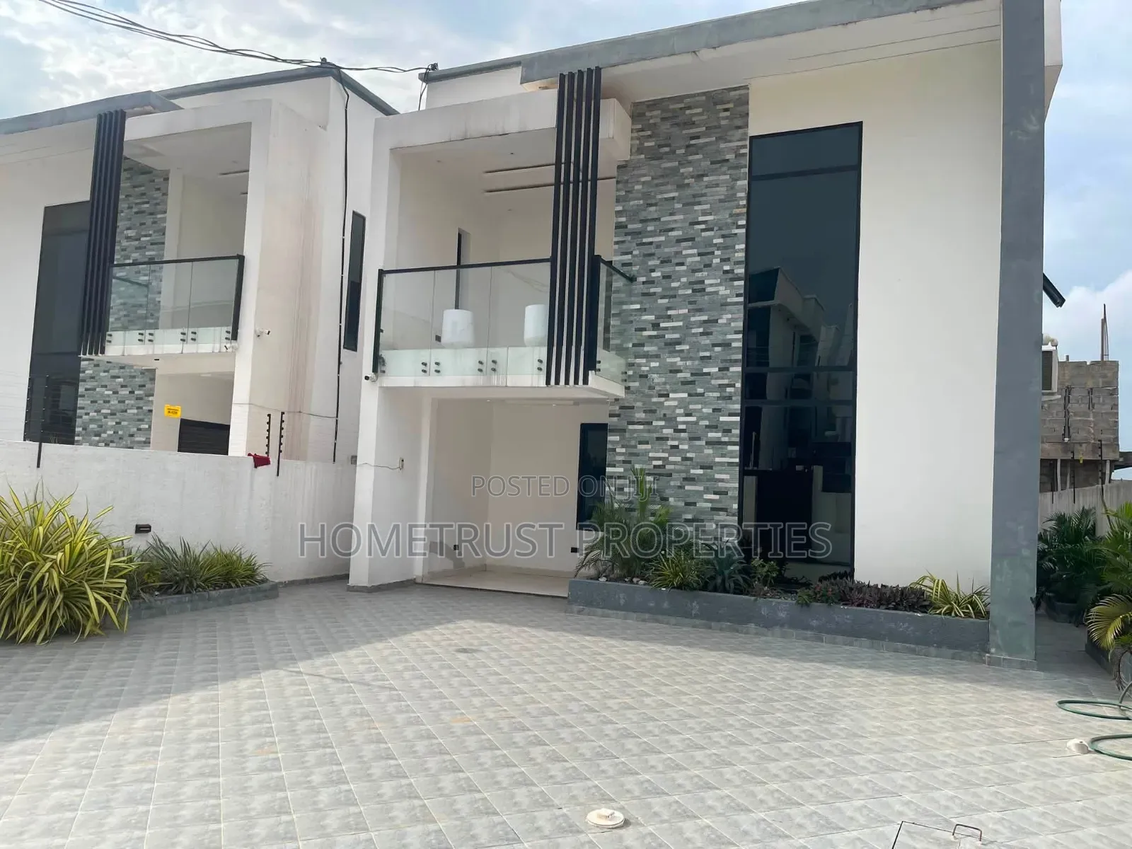 4bdrm Duplex in East Legon Hills, Police Station for sale