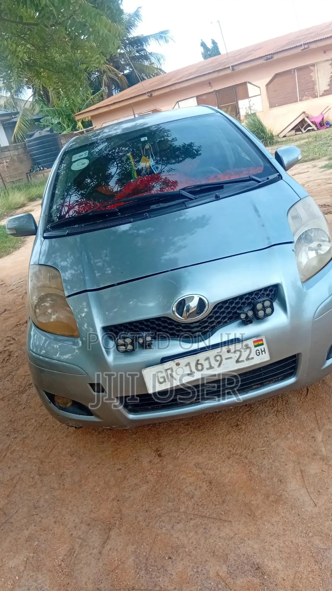 Toyota Vitz 1.3 AWD 5dr 2010 Gray
