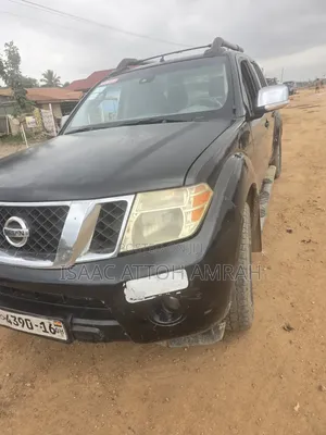 Nissan Navara 2010 Black