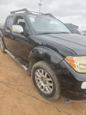 Nissan Navara 2010 Black
