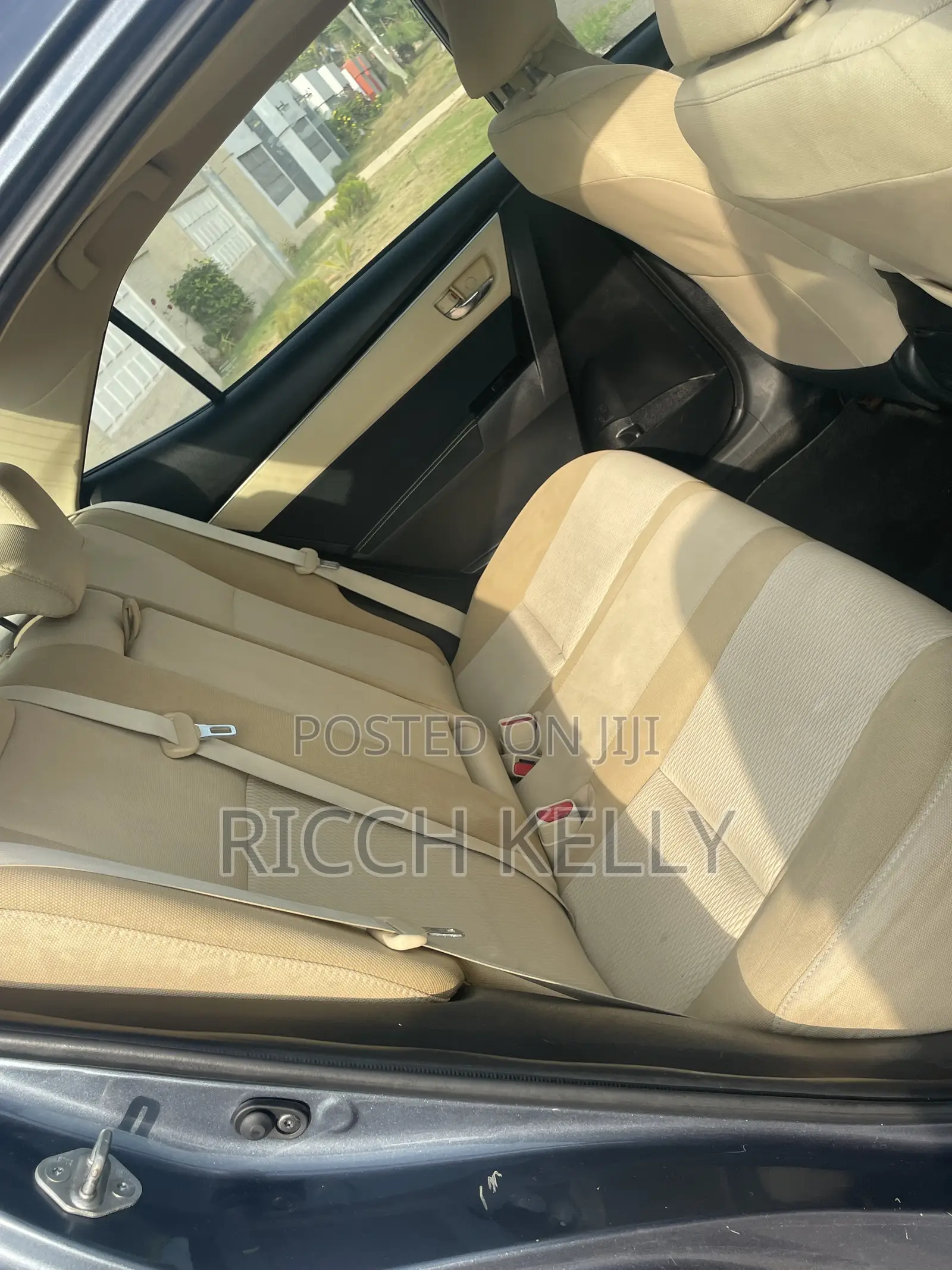 Toyota Corolla L 4dr Sedan (1.8L 4cyl CVT) 2017 Gray