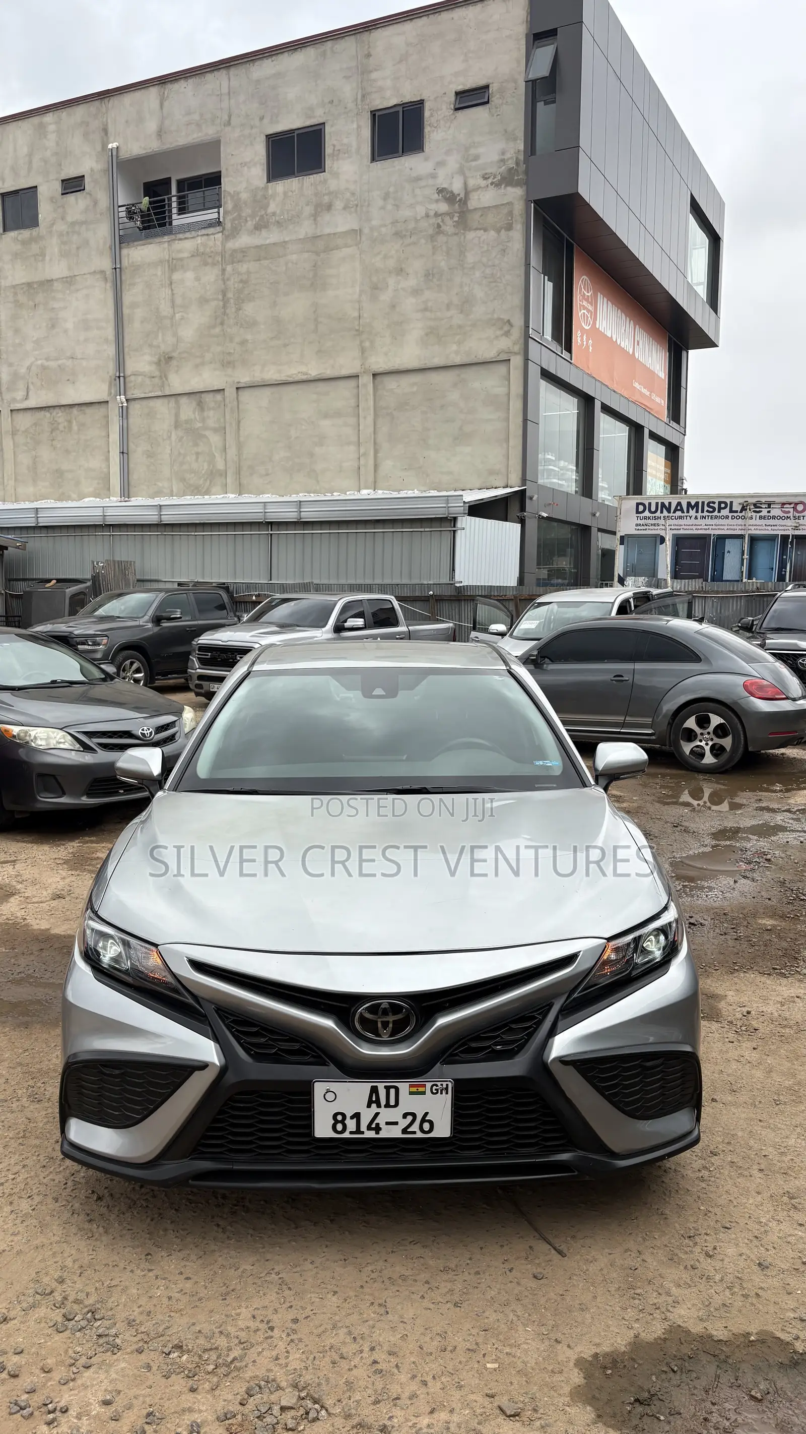 Toyota Camry SE 2022 Gray
