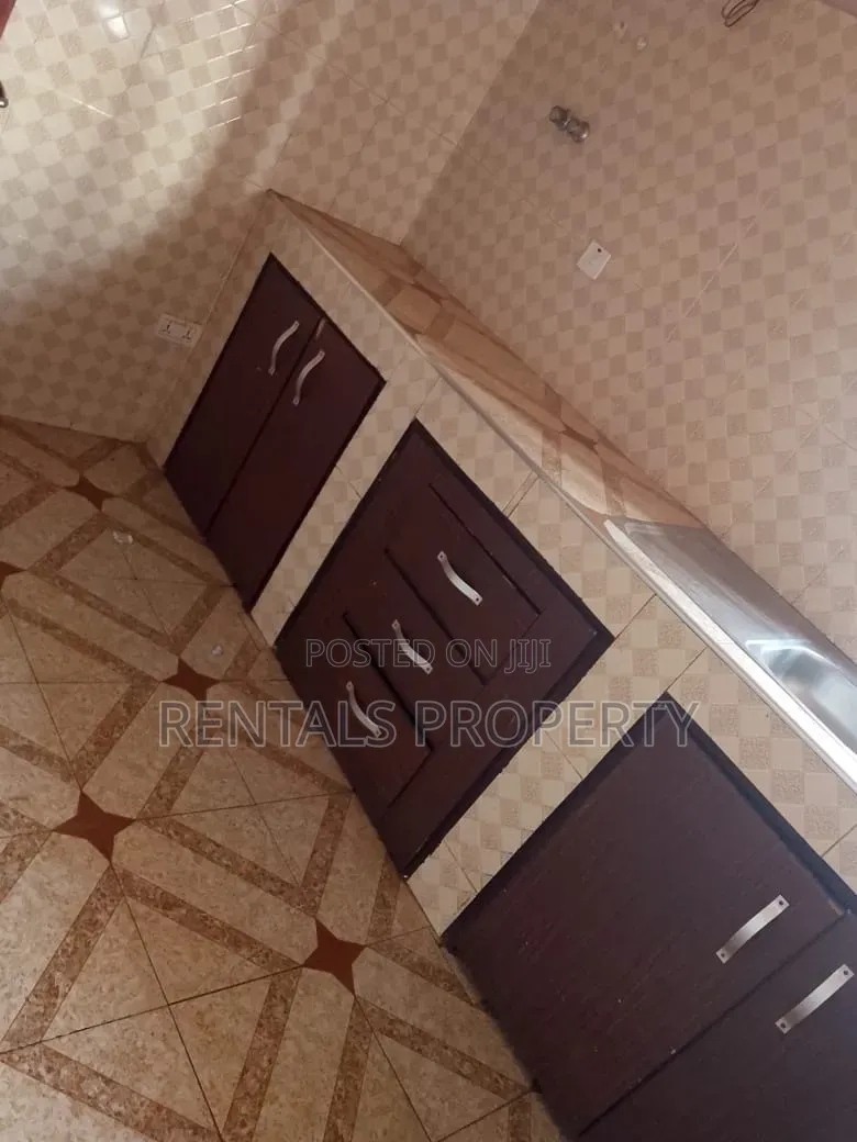 2bdrm Block of Flats in Frafraha for rent