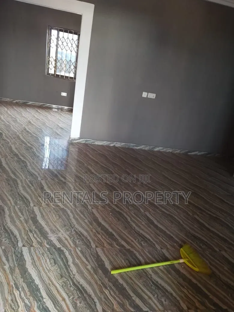2bdrm Block of Flats in Frafraha for rent