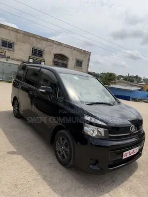 Toyota Voxy V 4WD 8-Seater 2012 Black