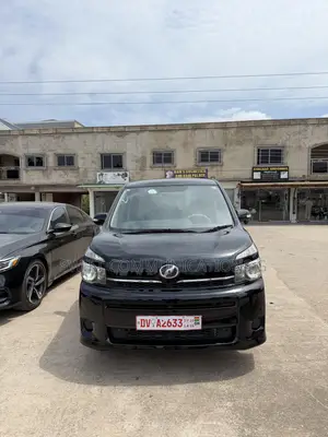 Toyota Voxy V 4WD 8-Seater 2012 Black