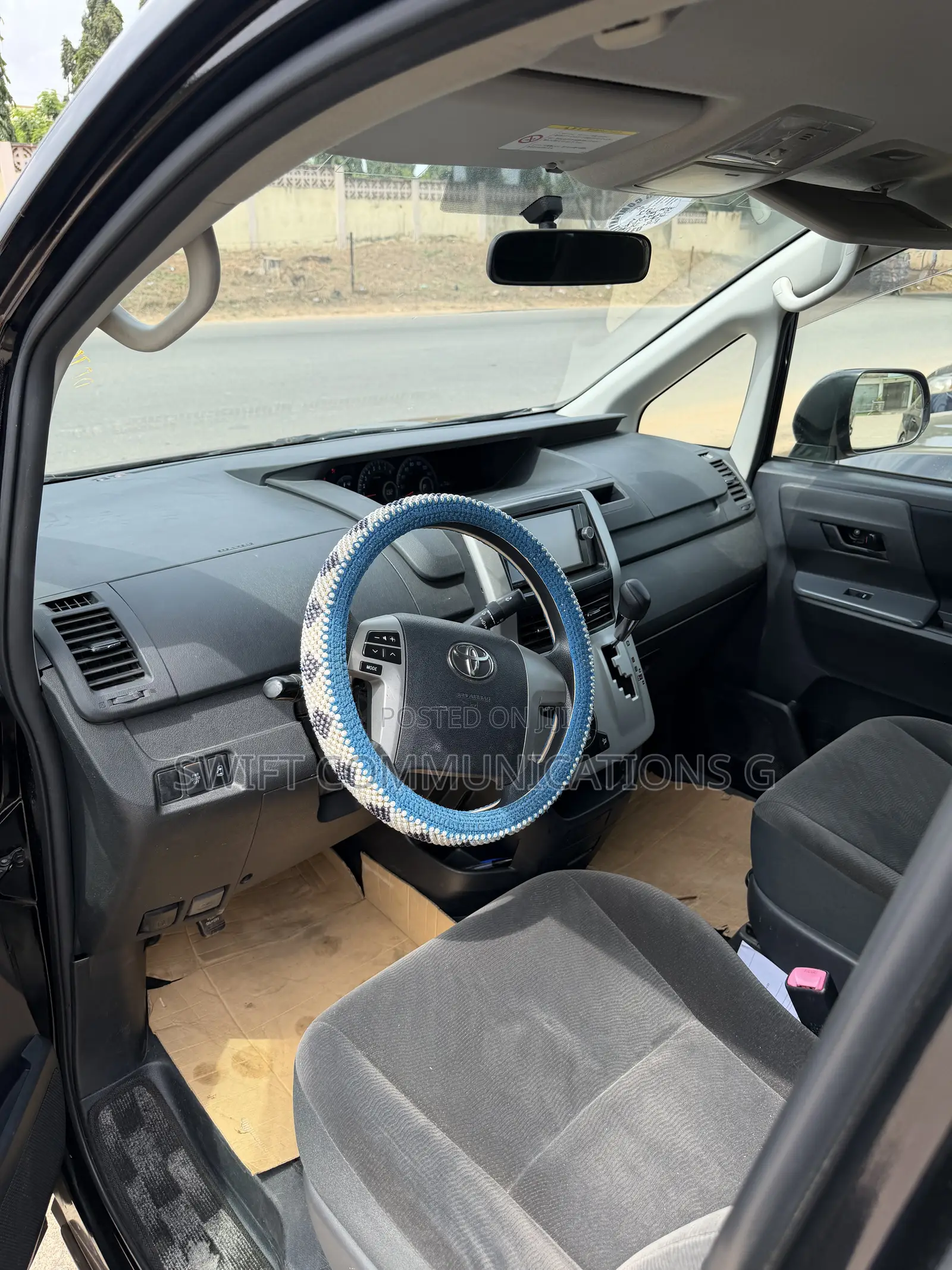 Toyota Voxy V 4WD 8-Seater 2012 Black