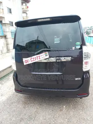 Toyota Voxy V 4WD 7-Seater 2012 Black