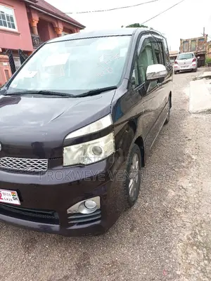 Toyota Voxy V 4WD 7-Seater 2012 Black