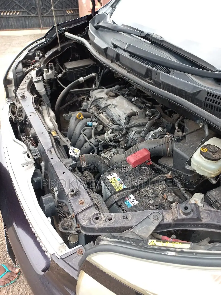 Toyota Voxy V 4WD 7-Seater 2012 Black
