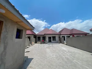 3bdrm House in Oyarifa, Ghana Flag for sale