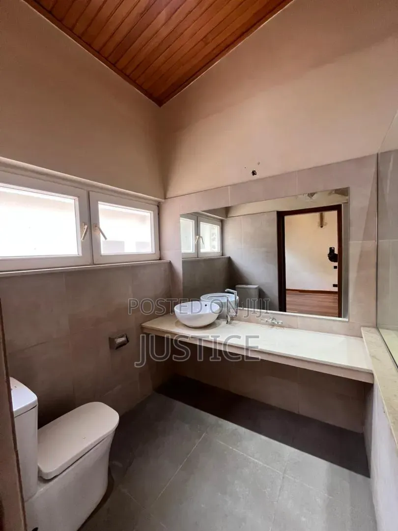8bdrm Mansion in East Legon, Ghana Link Area for rent