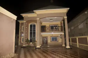 3bdrm Apartment in Dansoman Estate, Keep Fit for sale